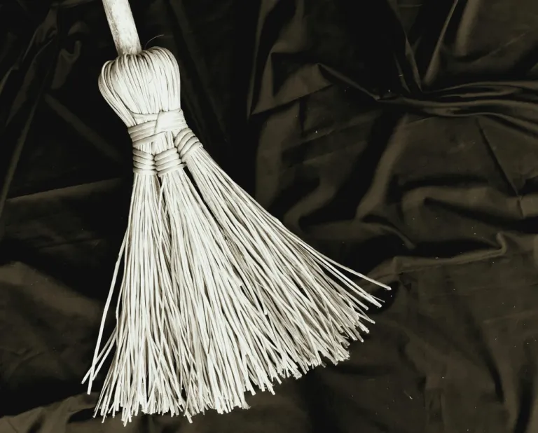 8M: Mujeres conversando