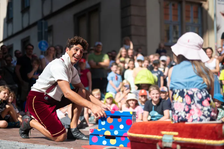 Ciclo Infancias. Tony Fratello